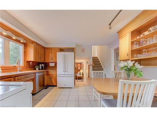 298 Creighton Court, Waterloo, ON - Indoor Photo Showing Kitchen