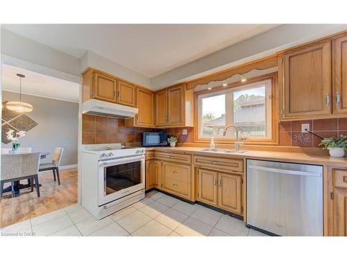 298 Creighton Court, Waterloo, ON - Indoor Photo Showing Kitchen With Double Sink