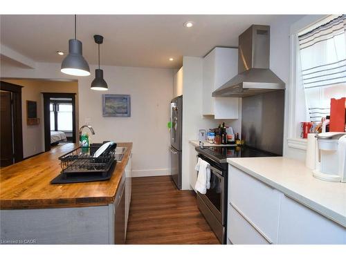 217 Caroline Street S, Hamilton, ON - Indoor Photo Showing Kitchen