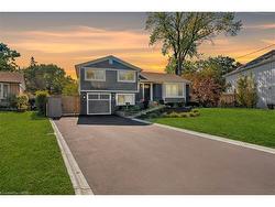 296 Kent Crescent  Burlington, ON L7L 4T1