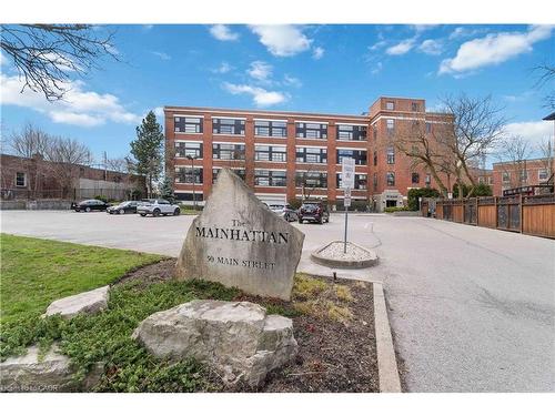 202-50 Main Street, Dundas, ON - Outdoor