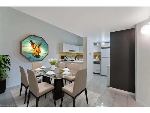 202-50 Main Street, Dundas, ON - Indoor Photo Showing Dining Room