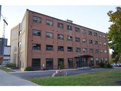 824 King Street W Kitchener, ON N2G 1G1