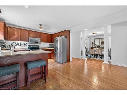 133 Eringate Drive, Stoney Creek, ON - Indoor Photo Showing Kitchen