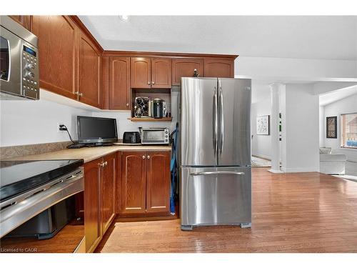 133 Eringate Drive, Stoney Creek, ON - Indoor Photo Showing Kitchen