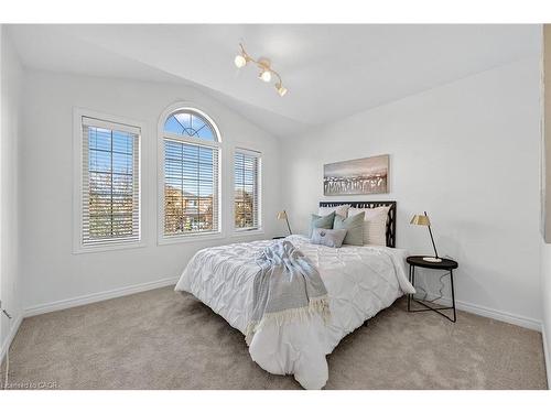 133 Eringate Drive, Stoney Creek, ON - Indoor Photo Showing Bedroom