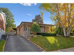 61 Sandsprings Crescent  Kitchener, ON N2E 2A5