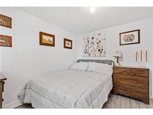 117 Graystone Crescent, Welland, ON - Indoor Photo Showing Bedroom