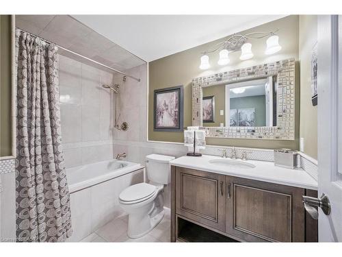 95 Old Ruby Lane, Puslinch, ON - Indoor Photo Showing Bathroom