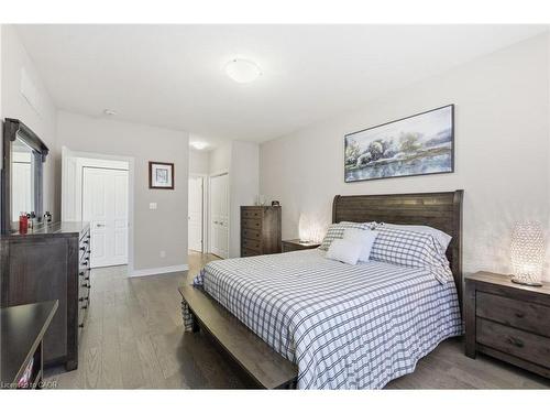 4 Ellis Avenue, St. Catharines, ON - Indoor Photo Showing Bedroom