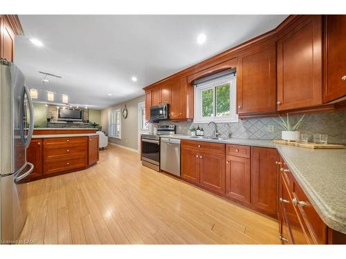 54 Pathfinder Crescent, Kitchener, ON - Indoor Photo Showing Kitchen