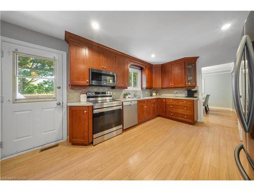 54 Pathfinder Crescent, Kitchener, ON - Indoor Photo Showing Kitchen