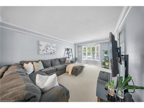 54 Pathfinder Crescent, Kitchener, ON - Indoor Photo Showing Living Room
