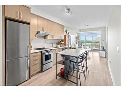 818-212 King William Street  Hamilton, ON L8N 1B5