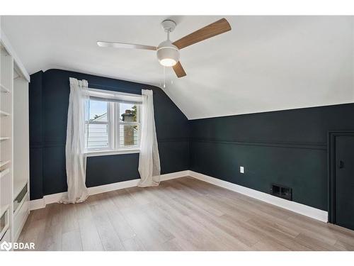 211 Rosedale Avenue, Hamilton, ON - Indoor Photo Showing Other Room