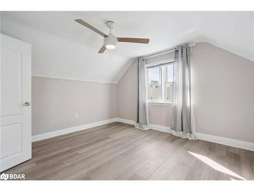 211 Rosedale Avenue, Hamilton, ON - Indoor Photo Showing Other Room