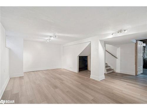 211 Rosedale Avenue, Hamilton, ON - Indoor Photo Showing Other Room