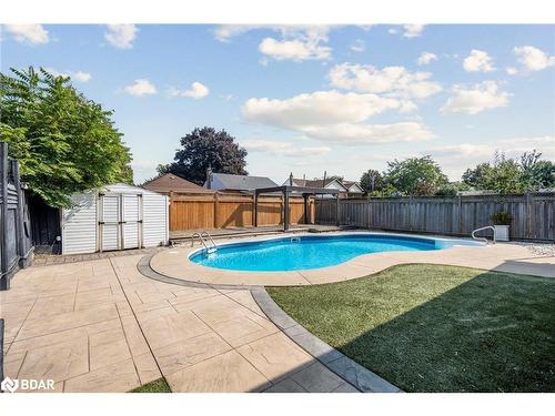 211 Rosedale Avenue, Hamilton, ON - Outdoor With In Ground Pool