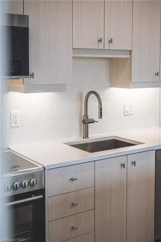 909-15 Wellington Street S, Kitchener, ON - Indoor