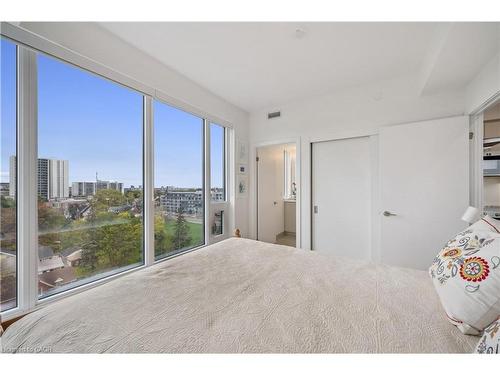 909-15 Wellington Street S, Kitchener, ON - Indoor Photo Showing Bedroom