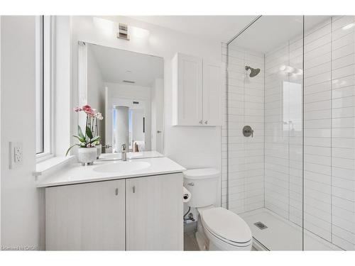 909-15 Wellington Street S, Kitchener, ON - Indoor Photo Showing Bedroom