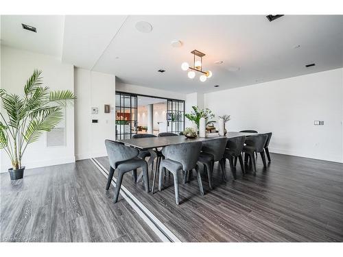 909-15 Wellington Street S, Kitchener, ON - Outdoor With Exterior