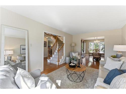 2163 Winding Way, Burlington, ON - Indoor Photo Showing Living Room