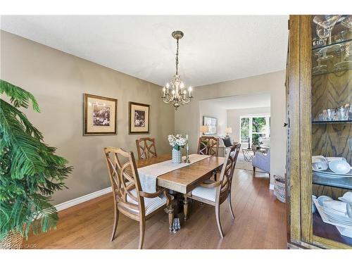 2163 Winding Way, Burlington, ON - Indoor Photo Showing Dining Room