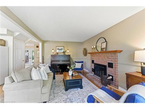 2163 Winding Way, Burlington, ON - Indoor Photo Showing Living Room With Fireplace