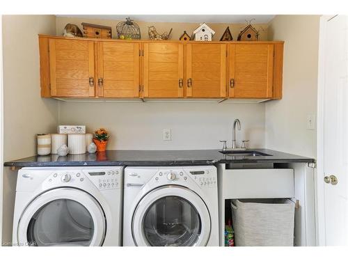 2163 Winding Way, Burlington, ON - Indoor Photo Showing Laundry Room