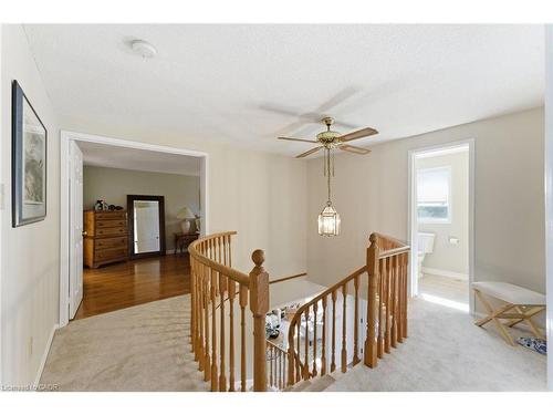 2163 Winding Way, Burlington, ON - Indoor Photo Showing Other Room