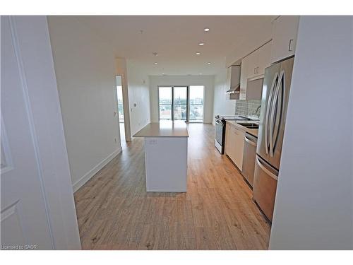 1311-50 Grand Avenue S, Cambridge, ON - Indoor Photo Showing Kitchen With Double Sink