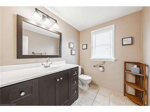 31 Buchanan Street, Hamilton, ON - Indoor Photo Showing Bathroom