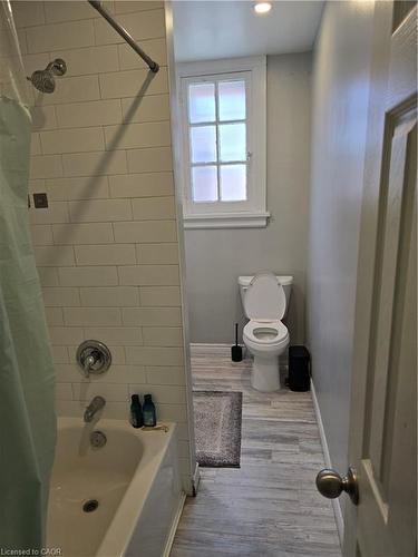 145 Sheridan Street, Brantford, ON - Indoor Photo Showing Bathroom