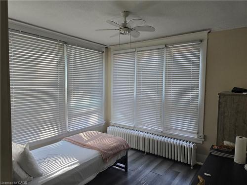 145 Sheridan Street, Brantford, ON - Indoor Photo Showing Bedroom