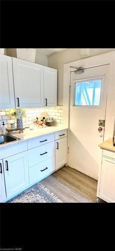 2-298 Emerald Street N, Hamilton, ON - Indoor Photo Showing Kitchen