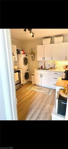 2-298 Emerald Street N, Hamilton, ON - Indoor Photo Showing Kitchen