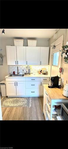 2-298 Emerald Street N, Hamilton, ON - Indoor Photo Showing Kitchen