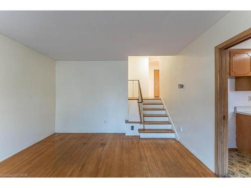 69 Buckingham Drive, Hamilton, ON - Indoor Photo Showing Other Room