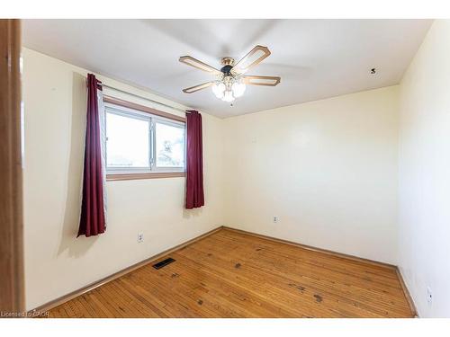 69 Buckingham Drive, Hamilton, ON - Indoor Photo Showing Other Room