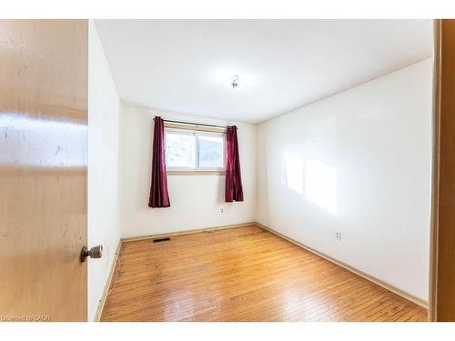 69 Buckingham Drive, Hamilton, ON - Indoor Photo Showing Other Room