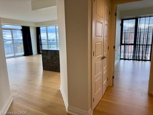 807-2025 Maria Street, Burlington, ON - Indoor Photo Showing Other Room