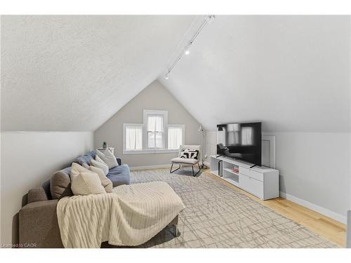 13 Bruce Street, Hamilton, ON - Indoor