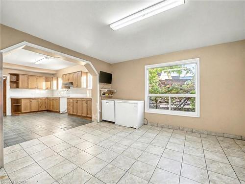 23 Oak Avenue, Hamilton, ON - Indoor