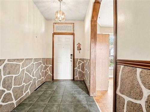 23 Oak Avenue, Hamilton, ON - Indoor Photo Showing Other Room