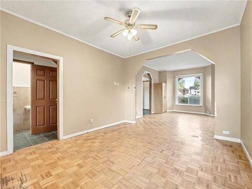 23 Oak Avenue, Hamilton, ON - Indoor Photo Showing Other Room