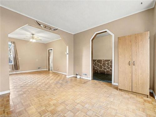 23 Oak Avenue, Hamilton, ON - Indoor Photo Showing Other Room