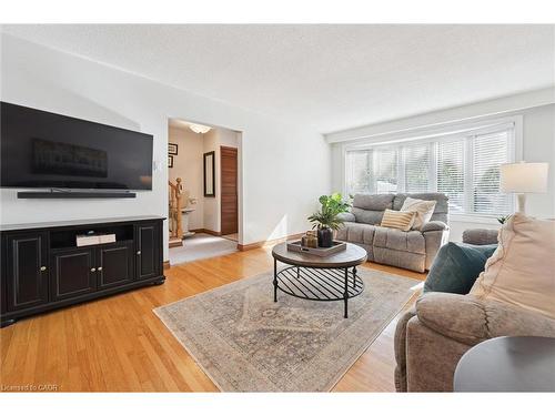 153 Forestwood Drive, Kitchener, ON - Indoor Photo Showing Living Room