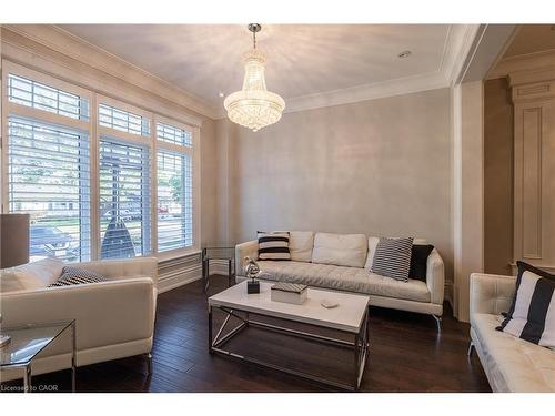123 Mayfield Drive, Oakville, ON - Indoor Photo Showing Living Room