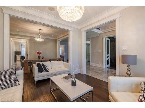 123 Mayfield Drive, Oakville, ON - Indoor Photo Showing Living Room
